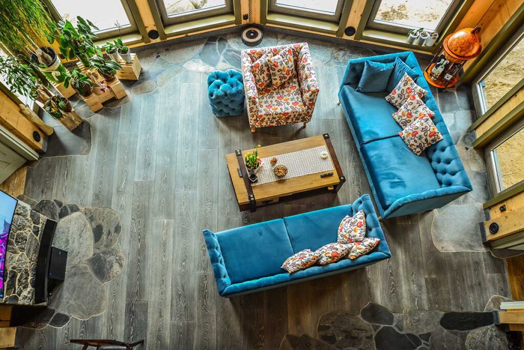 Jewel tone colour scheme in living room.