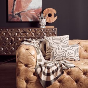 Fiolaro Mango Wood Ring Sculpture